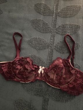 Victoria's Secret Burgundy Lace Underwire Bra